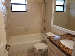Building Photo - 2970 Carambola Cir N