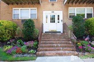Building Photo - 9 Koster Blvd