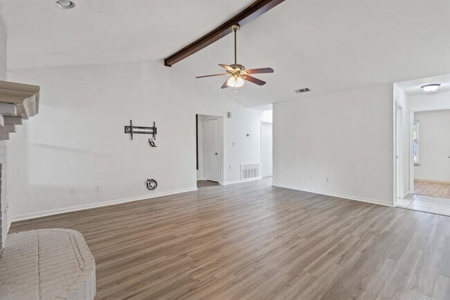 Foto del edificio - 1605 Windrift Way