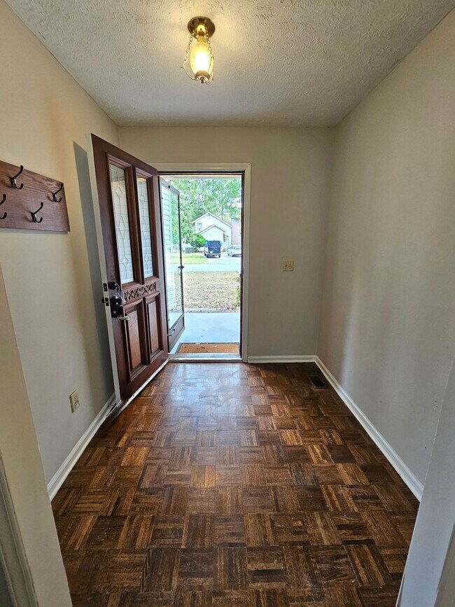 Foto del edificio - Charming & Spacious 3-Bed, 2-Bath Home in ...