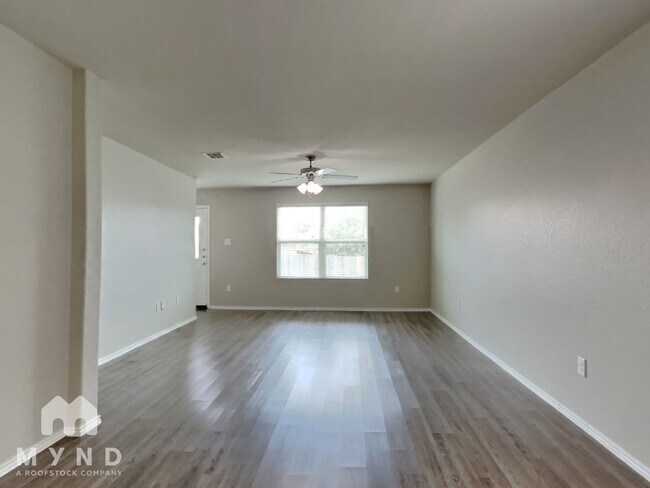 Foto del edificio - 9437 Apple Ridge Ln