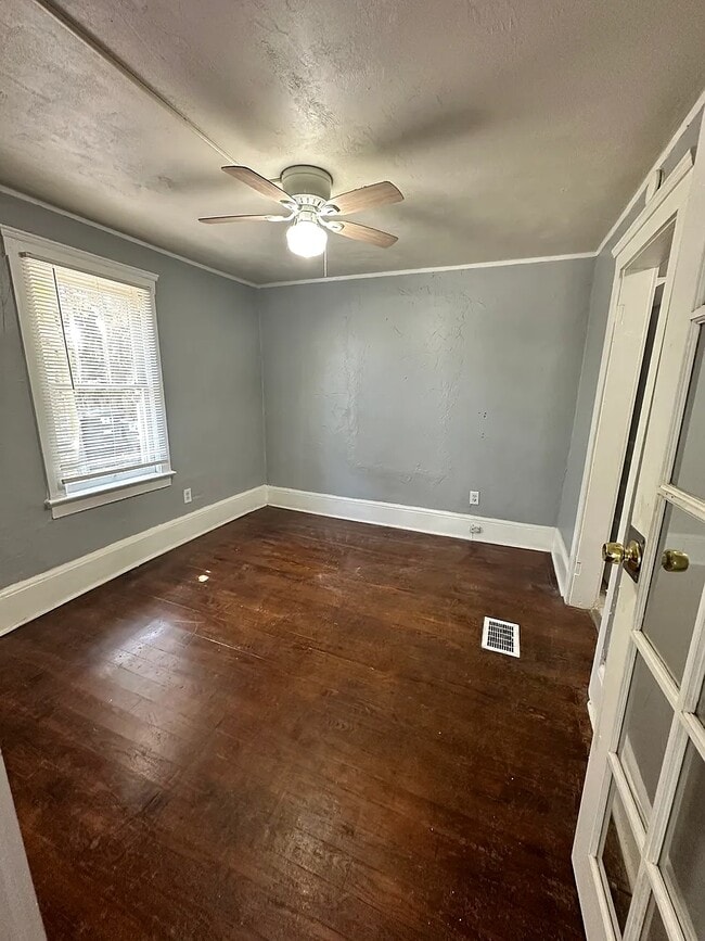 Foto del edificio - 827 N Oleander Ave