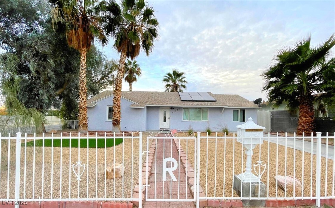 Foto principal - 1932 Hassett Ave