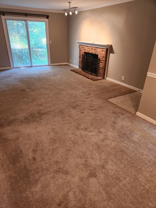 Foto del edificio - 2116 Hobbs Rd