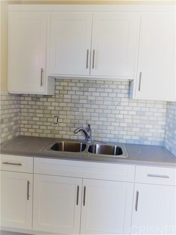 Foto del edificio - 9313 Arleta Ave