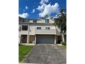 Building Photo - 6886 Meadow Grass Ln S