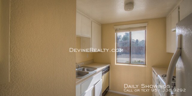 Building Photo - 4951 Brooks St. Unit #3