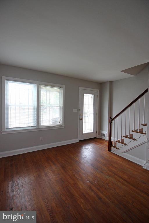 Foto del edificio - 529 Parksley Ave