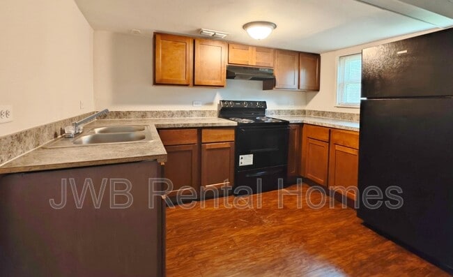 Photo - 573 E 55th St House