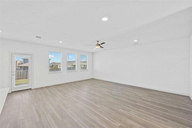 Foto del edificio - 432 Wilshire Rd