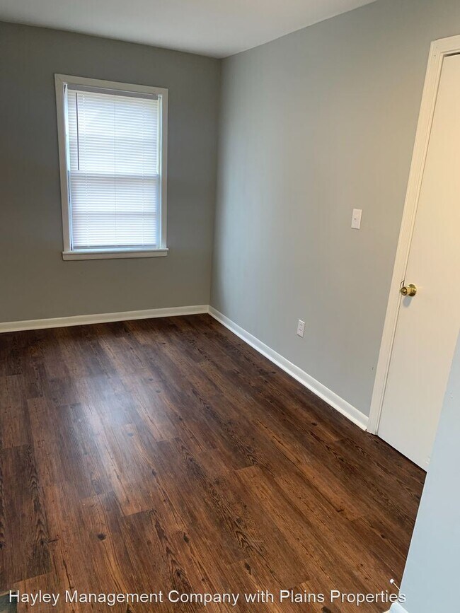 Building Photo - 3 br, 1 bath House - 301 S 3rd Street
