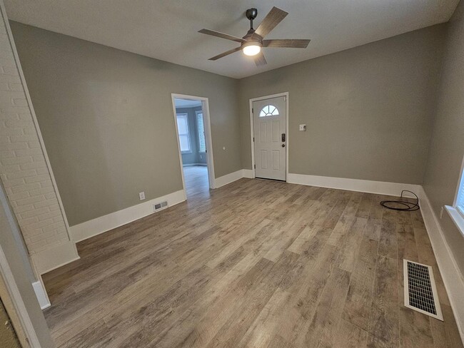 Building Photo - Beautifully Renovated 4 Bedroom Home w/ 2 ...