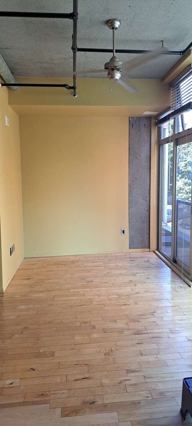 Livingroom - 1410 SW 11th Ave