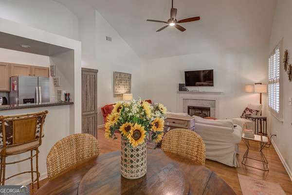 Foto del edificio - 141 Spruell Springs Rd