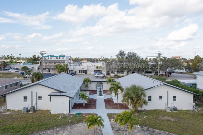 Foto del edificio - 1322 Miramar St