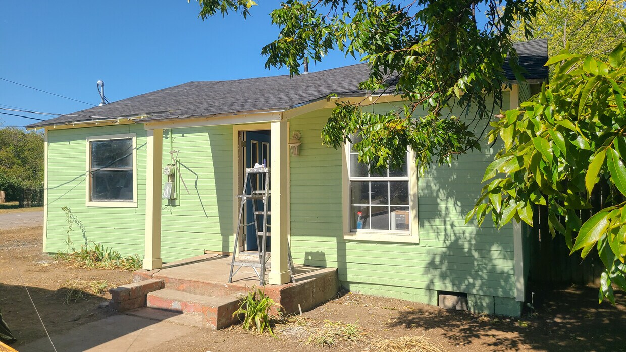 Primary Photo - 216 SW 8th St