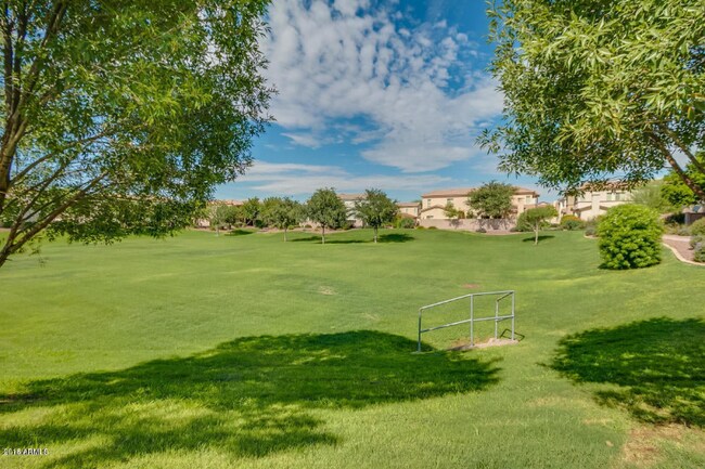 Foto del edificio - 4698 E Laurel Ave