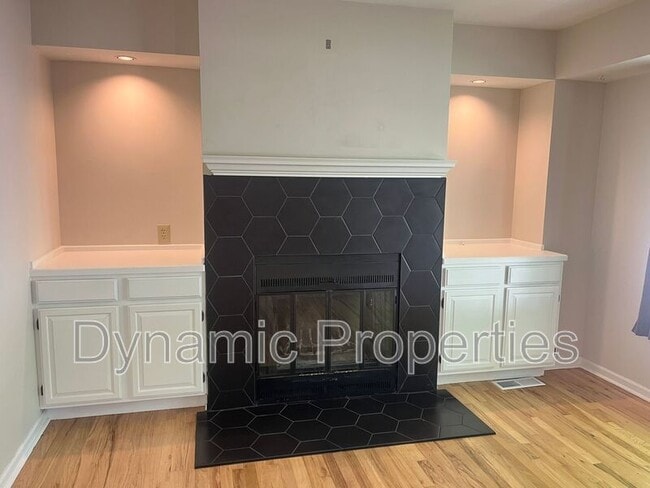 Building Photo - 3323 S 126th St
