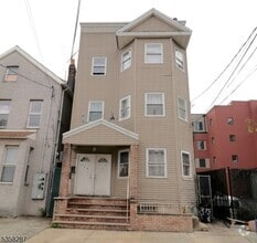 Building Photo - 524 Mulberry St