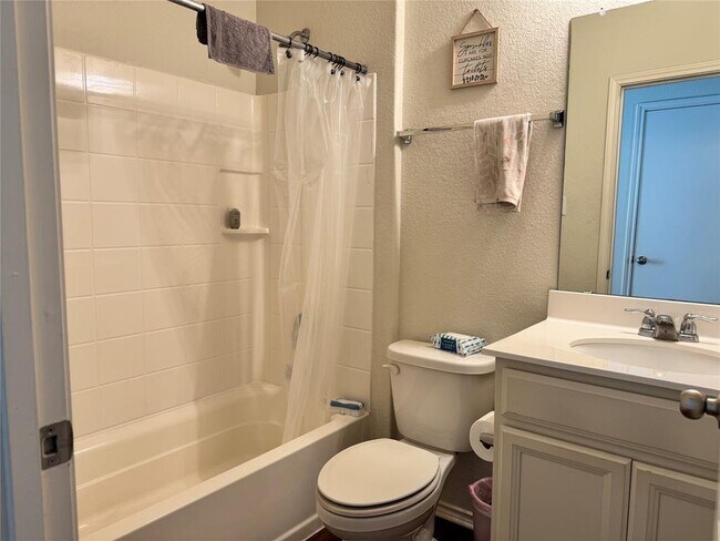 Foto del edificio - 717 Bayberry Cir