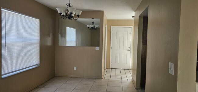 Building Photo - SUMMERFIELD TWNH