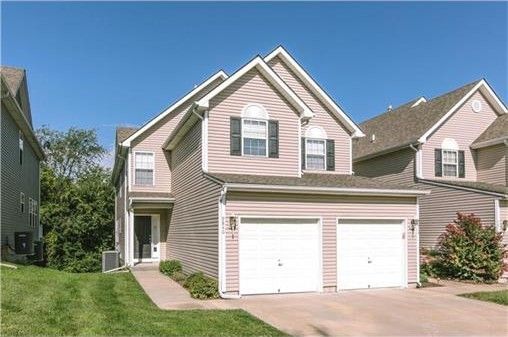 Vista frontal - 9840 N Lewis Ave