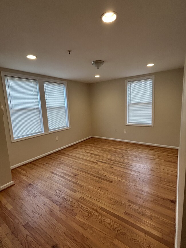 Living Room - 1275 Meigs Pl NE