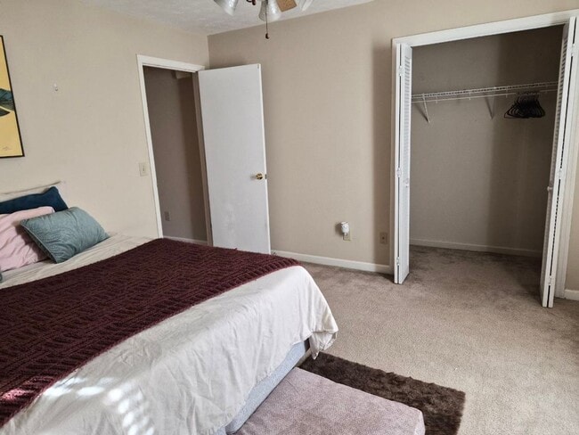 Building Photo - 1008 Chinook St