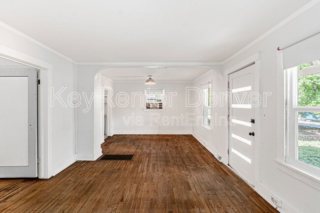 Building Photo - 421 N Stuart St