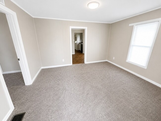 Building Photo - 307 Alsobrook St