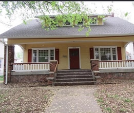 Building Photo - 1220 SW Garfield Ave