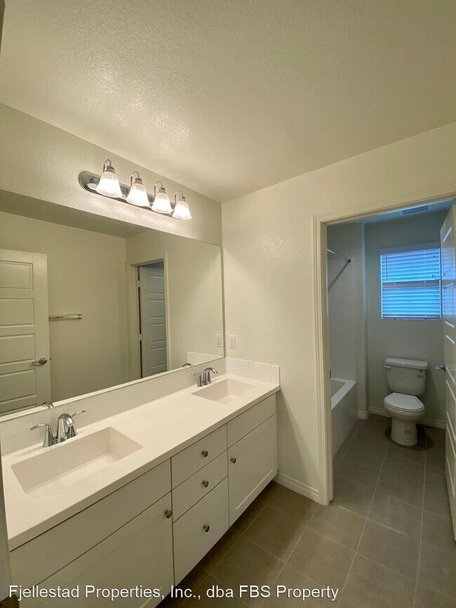 Foto del edificio - 4 br, 4 bath House - 7255 Wembley Street