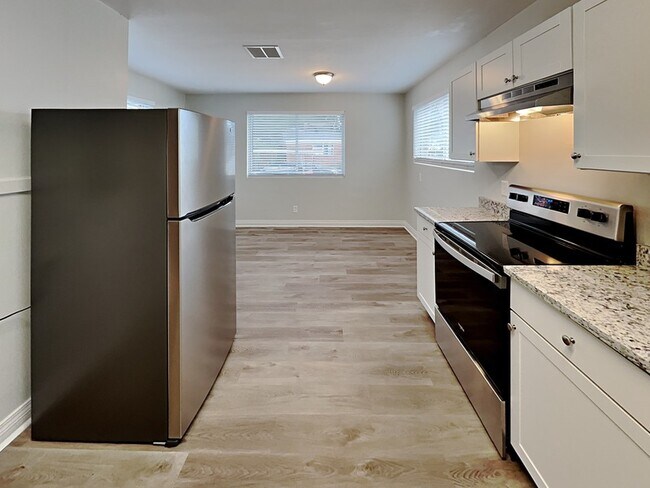 Foto del edificio - 333 E 44th St