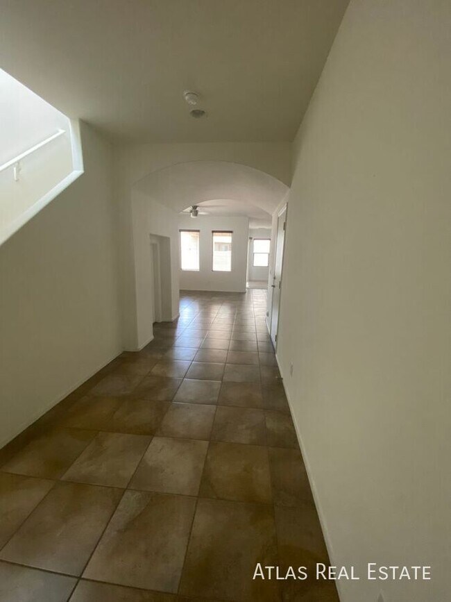 Foto del edificio - 1229 E Taylor Trail