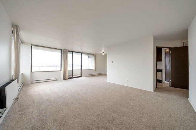 Foto del edificio - Stunning south slope condo with parking