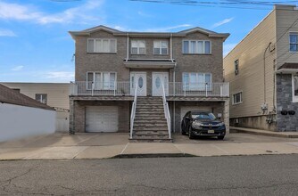 Building Photo - 311 6th St