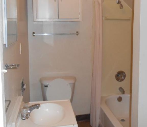 Foto del edificio - East Side Efficiency/Studio Apartment