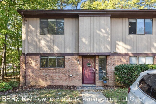 Building Photo - 3 br, 2.5 bath House - 1001 N Green Drive