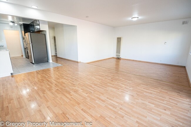 Photo - 2211 Pacific Ave Apartment