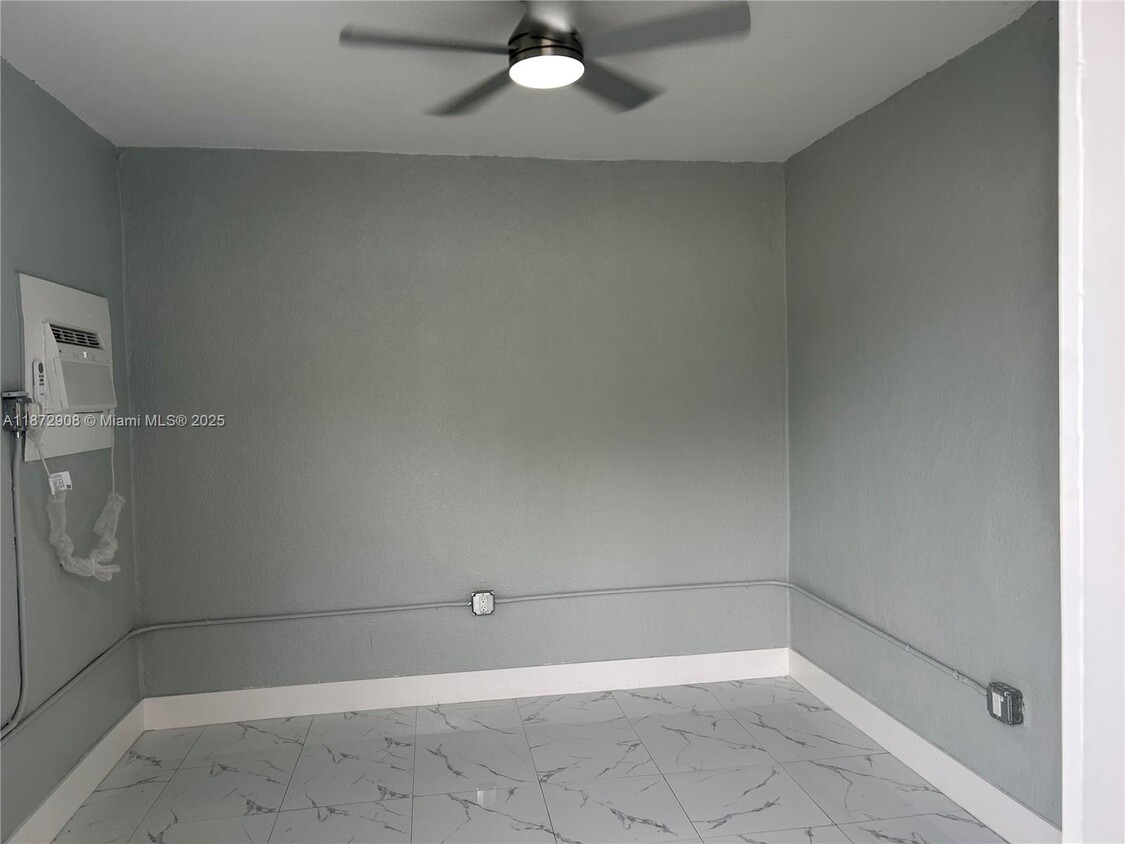 Primary Photo - 4340 SW 24th St