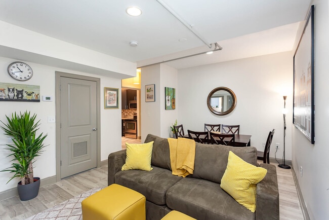 Photo - 511 S Bond St Apartment