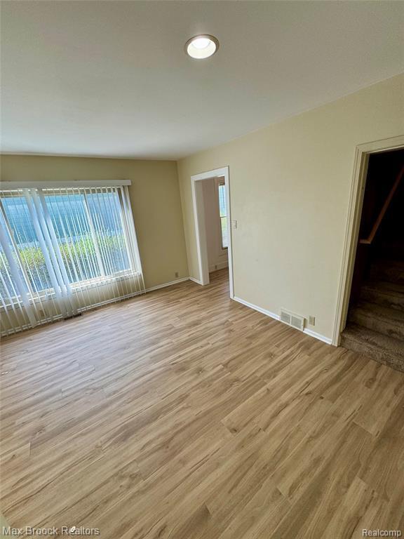 Building Photo - 368 S Wing St