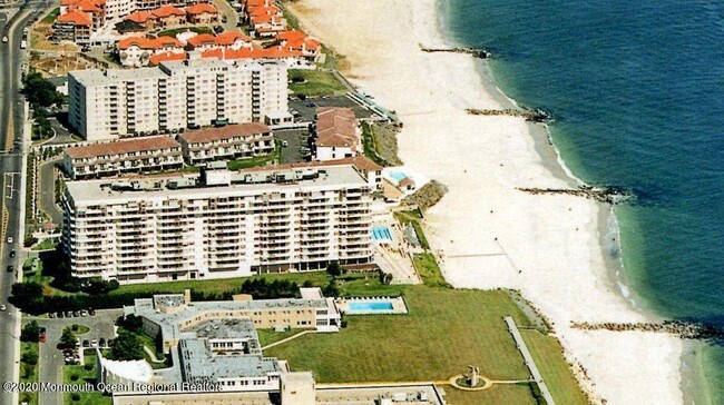 Building Photo - 717 Ocean Ave