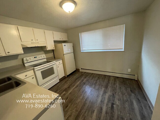 Building Photo - 4025 Ruskin Way