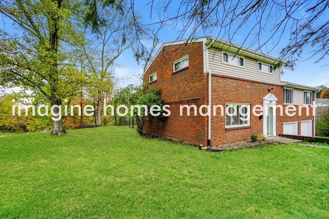 Building Photo - Gorgeous 4 Bedroom Home in Irwin