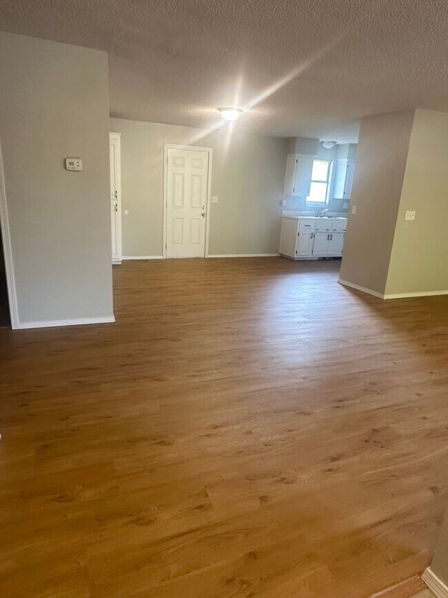 Foto del edificio - Welcome Home to Nixa Living!