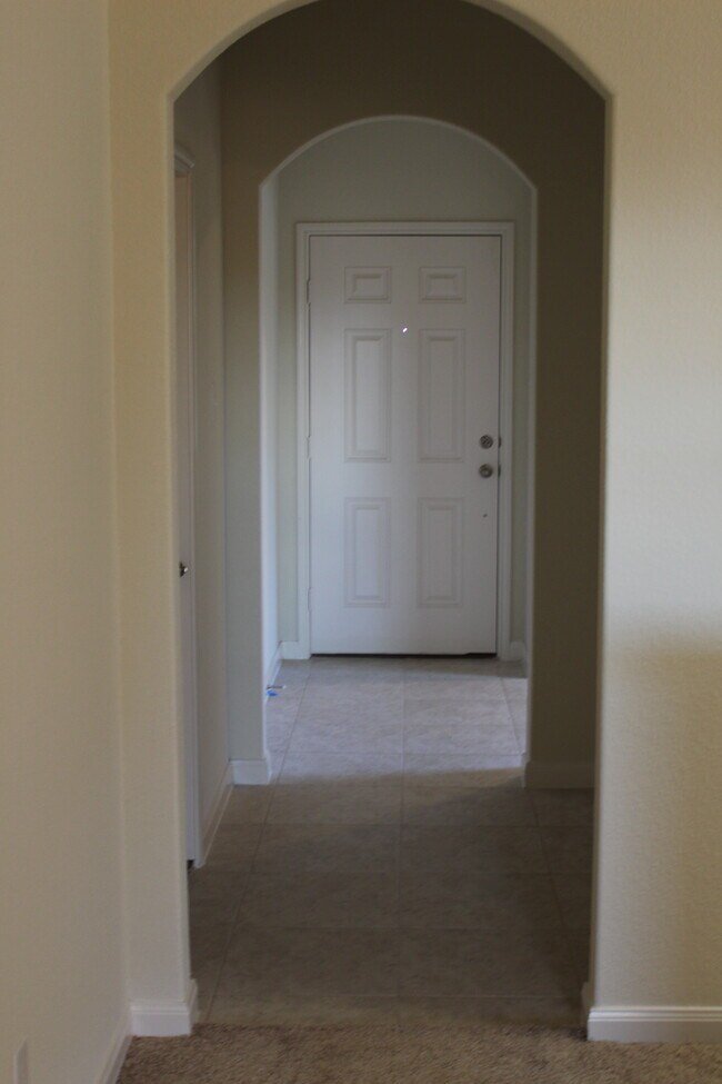 Building Photo - 1205 Lombardy Dr