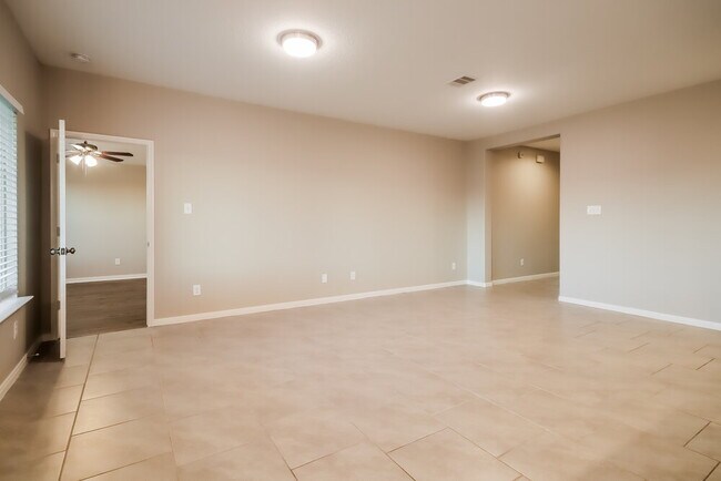 Foto del edificio - 3727 McDonough Way