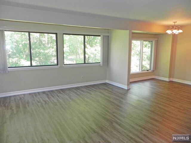 Building Photo - 201 Indian Hollow Court