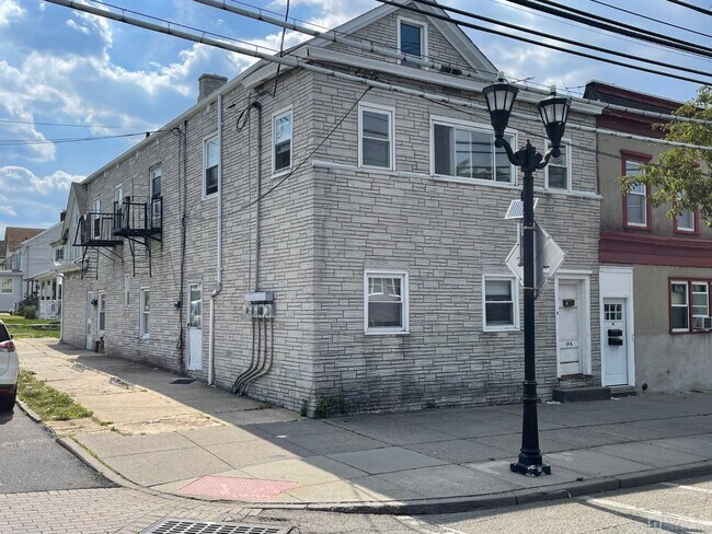 Foto del edificio - 146 S Broadway